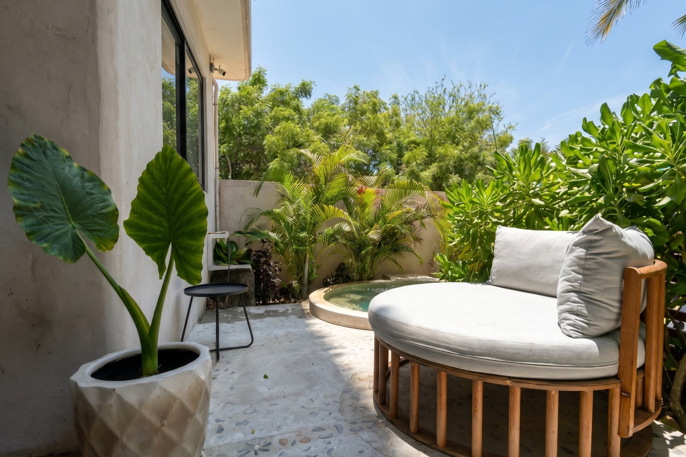 Plunge Pool Suite · 2/7